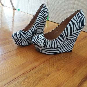 Zebra Stripe Platform Heels Size 8.5 Brand New!